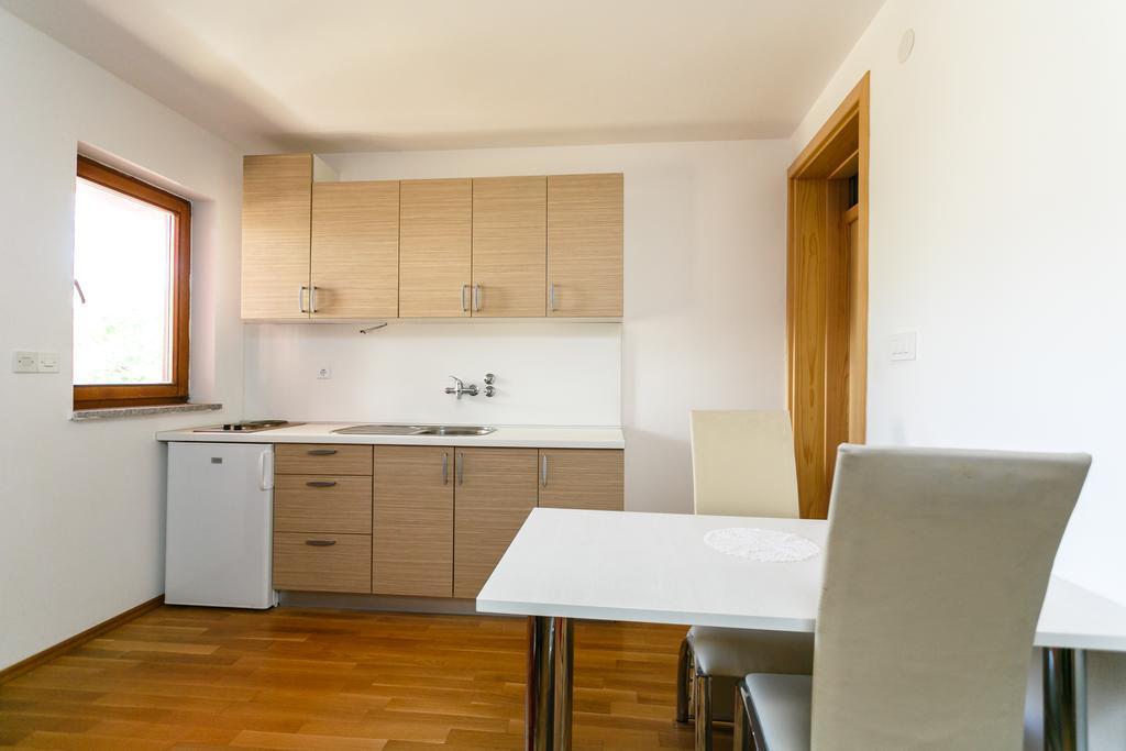 Apartments Josip Pinezići Kültér fotó