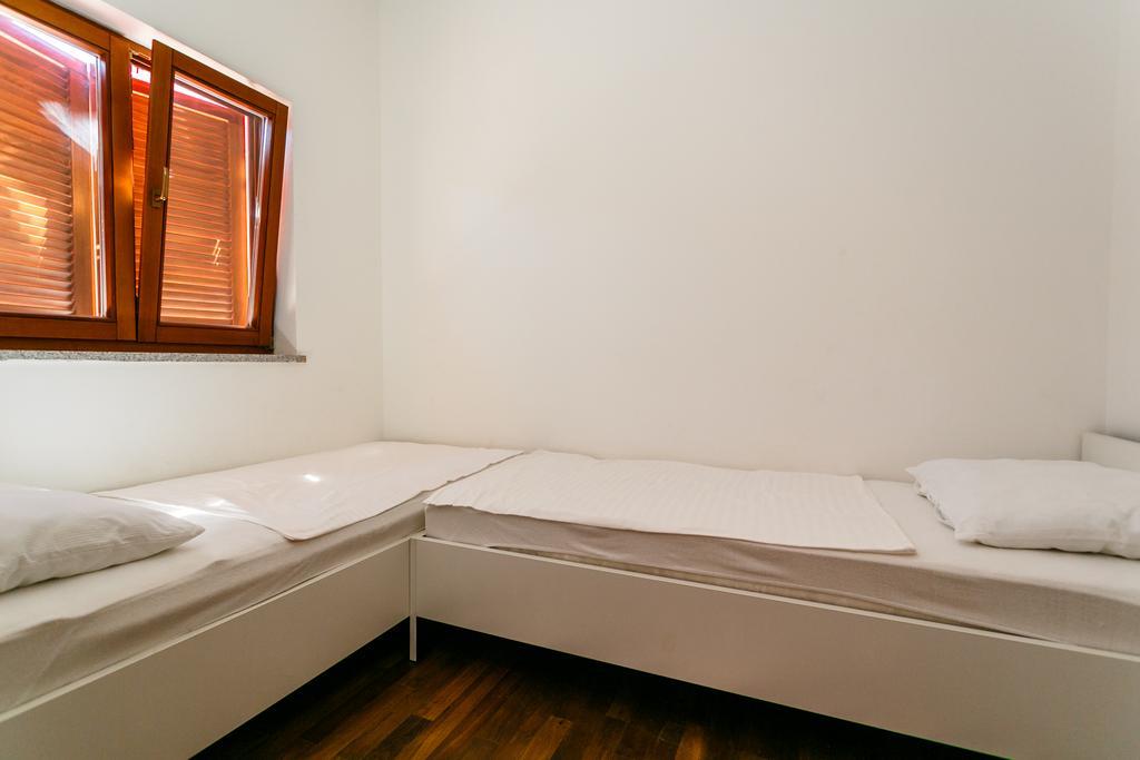 Apartments Josip Pinezići Szoba fotó